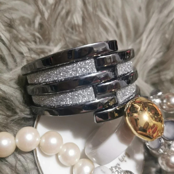 Set of Bracelets - Picture 5 of 6